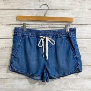 Lou & Grey Chambray Shorts (Blue)